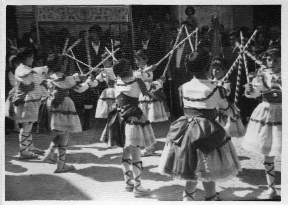 399915_114144058714165_335553421_n