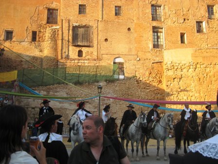 420112_114268312035073_294191895_n