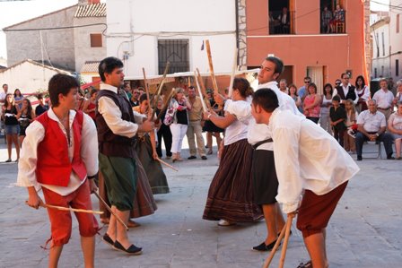 426177_114268505368387_23419341_n