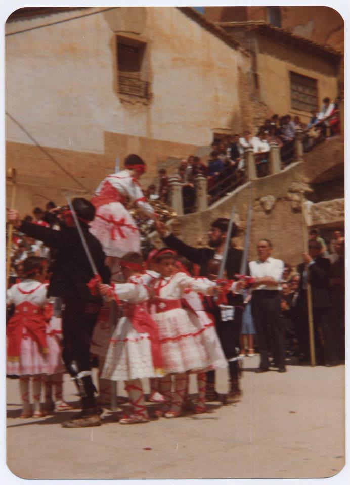 431376_114144565380781_2114021192_n