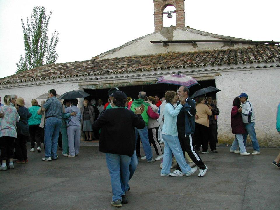 485796_139833832811854_1032876233_n