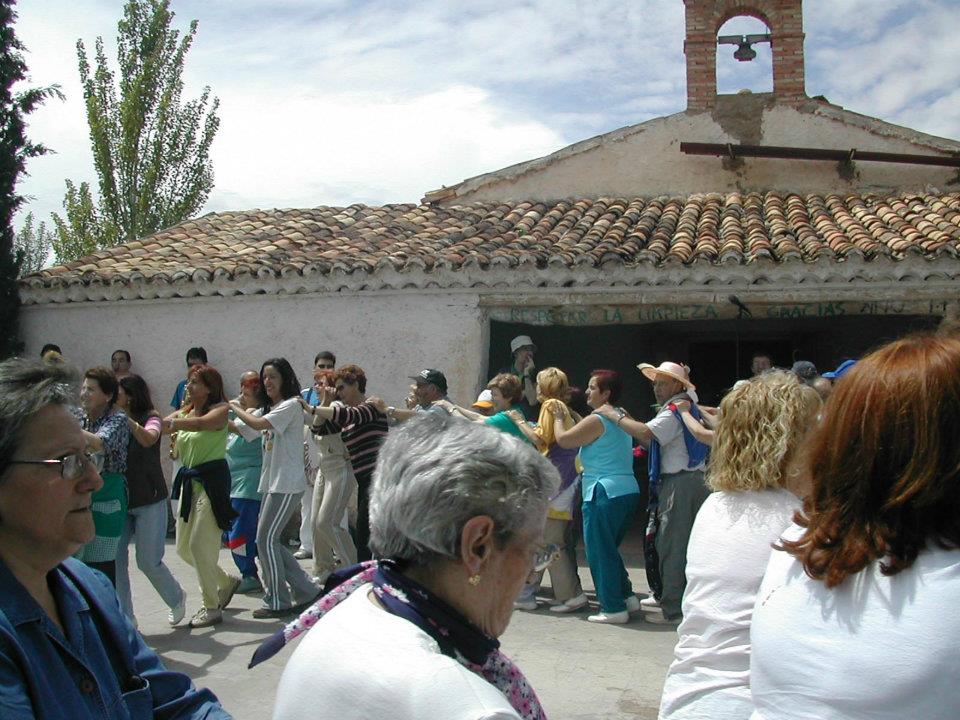 529823_139832986145272_1815706523_n