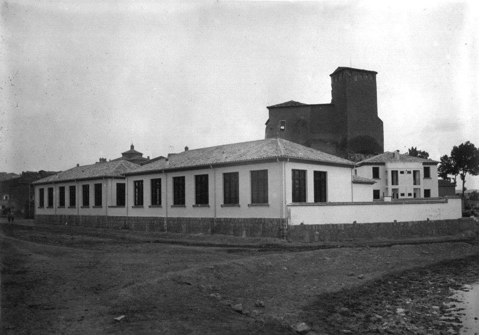 534088_162385743889996_474513736_n